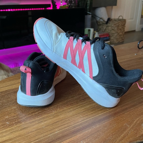 Running shoes - Picture 4 of 4